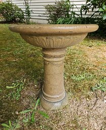 R00 Glazed Ceramic Birdbath