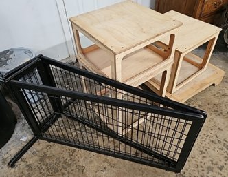 R0 Three Small Tables With Wide Flat Table And Two Wooden Gates With Wire