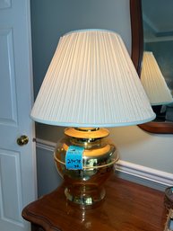 R7 Table Lamp With Round Gold Base