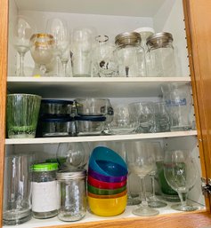 Rm6 Collection Of Drinking Glasses, Wine Glasses, Bowls, And Glass Jars