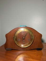 R7 Vintage Wentworth Wood Mantle Clock