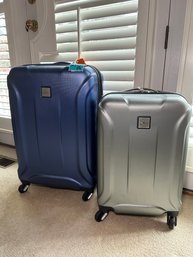 R7 Set Of Two Skyway Luggage Co Hard Shell Suitcases