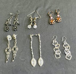 Rm6 Costume Jewelry To Include Six Pairs Of Earrings