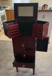 Rm6 Footed Jewelry Box