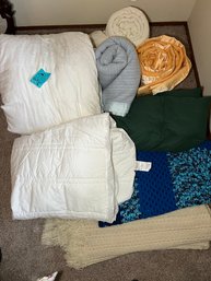 R12throw Blankets (knit, Crochet, Down) Three Bed Blankets, Full Size Mattress Cover, Comforter In Duvet