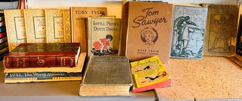 R10 Vintage Antique Books Mark Twain, Davy Crockett, Toby Tyler, Robin Hood