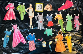 R10 Vintage Paper Dolls With Outfits