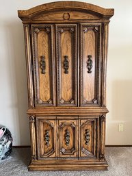 R7 Armoire With Internal Drawers 80in X 20in X 41in