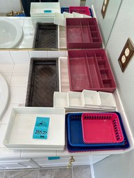 R7 Collection Of Plastic Drawer Organizers