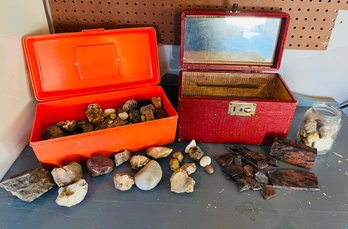 R0 Collection Of Stones And Rocks With Boxes