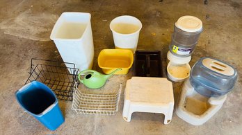 R0 Garbage Cans, Animal Water And Food Bowls, Hanging Racks, Step Stool