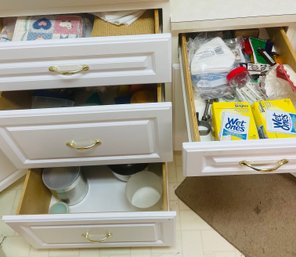 Rm2 Four Drawers To Include Frying Pans, Bowls, Manual Mixers, Kitchen Accessories, And Towels,and Junk Drawe