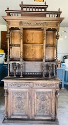 R0 Antique Carved Wood Hutch With Cabinets And Drawers