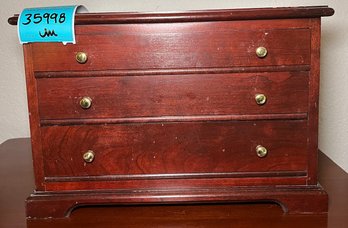 R8 Three Drawer Jewelry Chest Measures Approx 9.5in X 14in X 10in