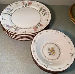 A4 Epoch Spice Blossoms China Set To Include Four Bowls And Five Plates