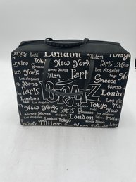 R2 BRATS Doll Carrying Case With Five BRATZ Dolls And Clothes