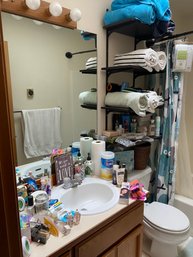 R10 Bathroom Lot, Does Not Include Shelf