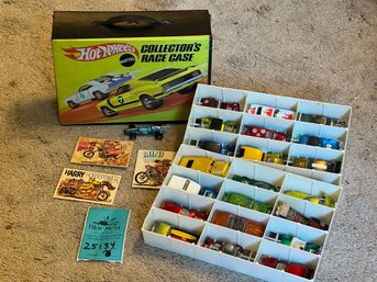 R1 Mattel Hotwheels Vintage Case With Cars And Stickers