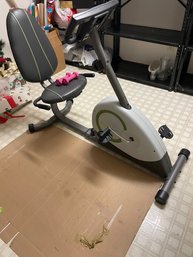 Rm5 Weslo Pursuit 360R Recumbent Battery Operated Stationary Bicycle And A Set Of 2 Lb Weights