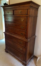 R11 Larger Decorative Dresser With Eight Drawers And What Appears To Be Brass Handles