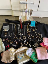Rm1 Mix Of Costume Jewelry Including Earrings, Necklaces, Watches