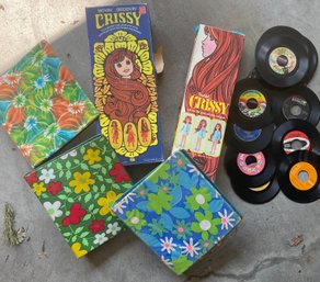 Rm10 Vintage Crissy Dolls, Binders, And 45s In Varying Artists And Titles