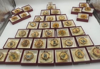 R6 The Complete Hummel Gold Christmas Ornament Collection Of 36 Ornaments