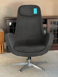 R5  Tall Swivel Chair.  43in X 32in X 30in