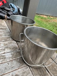 3 Large Outdoor Baskets, Large Doormat, 2 Metal Buckets, Ames Hose Reel Box And Hose