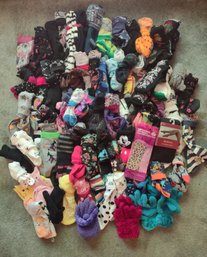R5 Collection Of Fun Socks And Gloves