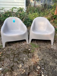 R00 Two Ikea Outdoor Chairs 26in X 28in X 30in
