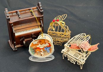 R5 Vintage George Good 1983 Wooden Piano Music Box, 1992 Hallmark Sweet Holiday Harmony Collectors Plate