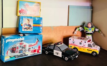 R2 Lot Of Vintage Toys Kids Toy Story, Playmobil, Ambulance, Police Car, Water Clock