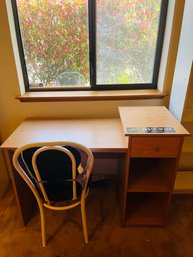 RM9 Desk And Chair