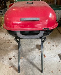 R00 Used Americana Charcoal Grill With Wheels