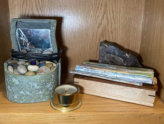 R2 Decorative Lot To Include A Few Maps, Small Fountain, Stone Bookend, Mini-Mariner Clock