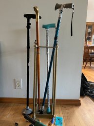 R1 Brass Look Umbrella Stand With Canes And Umbrellas