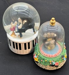 R5 The San Francisco Music Box Co Kittens Playing Piano Glitter Snow Globe And An Unidentified Music Dome With