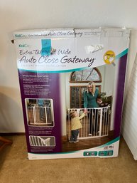 R7 Kid Co Extra Tall And Wide Safety Gate. Appears New In Box