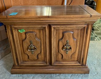 R2 Wooden Sideboard Cabinet With Hinged Top