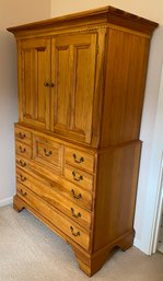 R4 Dresser With Scalloping Details