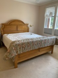 R4 Arched Wooded Bed Frame, Mattress And Heating Blankets Linen Lot