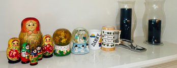 RM4 Lot Of Decorative Pieces Russian Dolls, Snow Globes San Francisco Music Company, Navy Memorial Statue