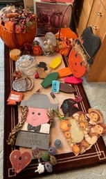 Rm8 Thanksgiving Lot To Include Decor, Pumpkins, Thankful Items, Turkeys And Other Decor