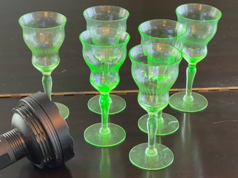 R1 Uranium/vaseline Glass 5.5in Tall. Tested With Black Light