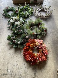 RM0 Seven Seasonal Wreaths