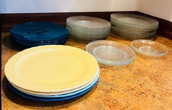 R2 Lot Of Dinner Plates Assorted Sizes 10in, 9in, 7in Snack Plates