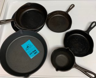 R3 Two Cast Iron Skillets, Two 3 1/2 In Cast Iron Mini Skillets, Lodge Mini Cast Iron Pot