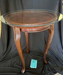 R8 Round Side Table With Glass Top  21in X 18in