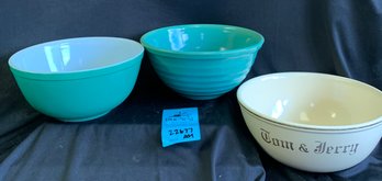 R3 Pyrex Ovenware Mixing Bowl, Mixing Bowl, Homes Lauchlin Tom & Jerry Bowl